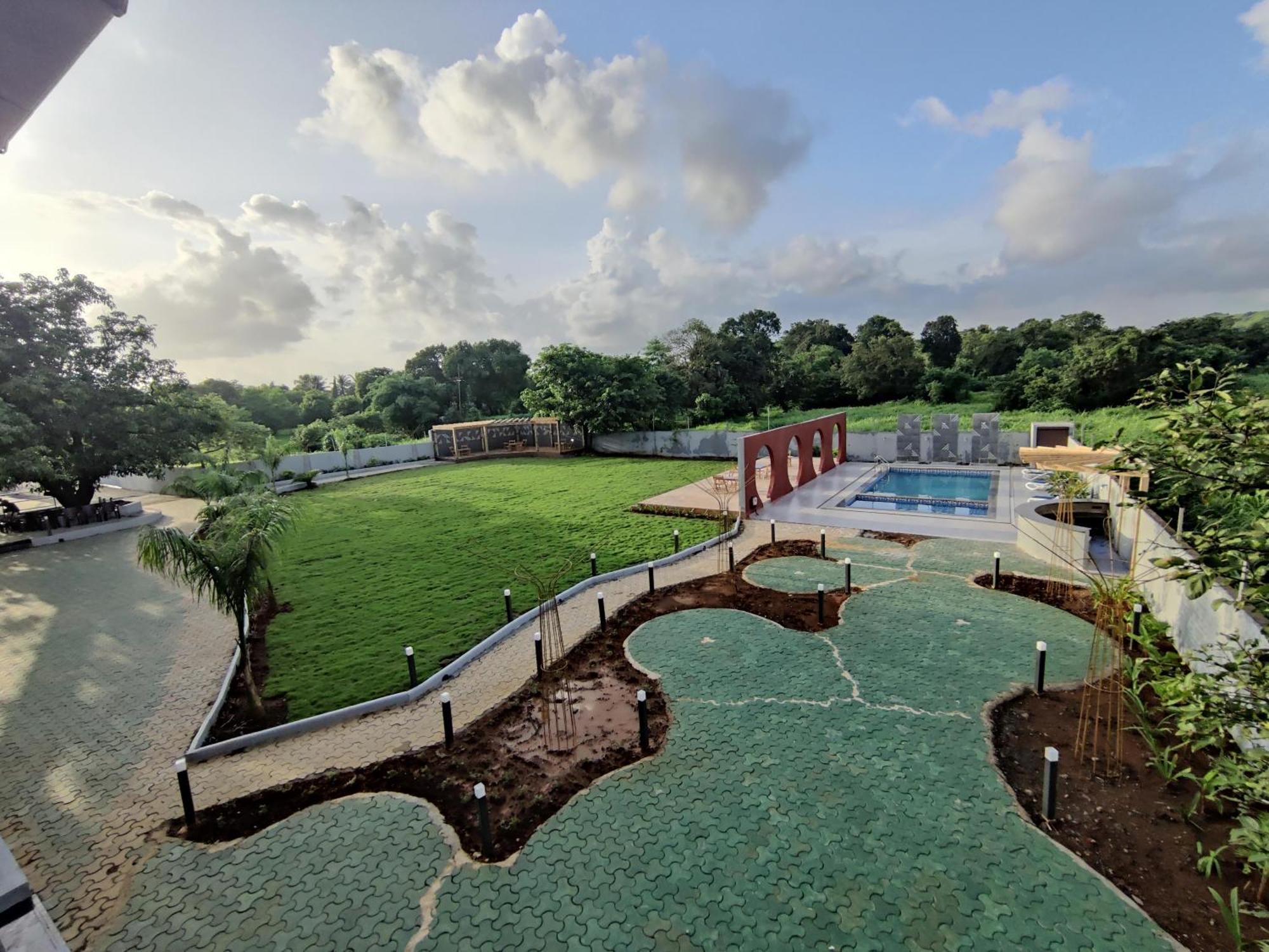 Pushp Vatika Resort & Lawns Navi Mumbai Extérieur photo