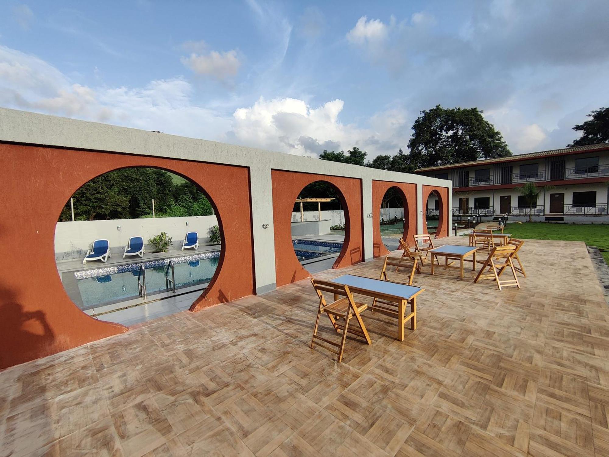 Pushp Vatika Resort & Lawns Navi Mumbai Extérieur photo